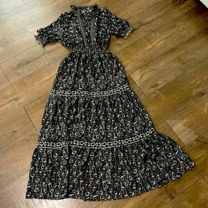 Like new only worn 2 times Max Studio dress.